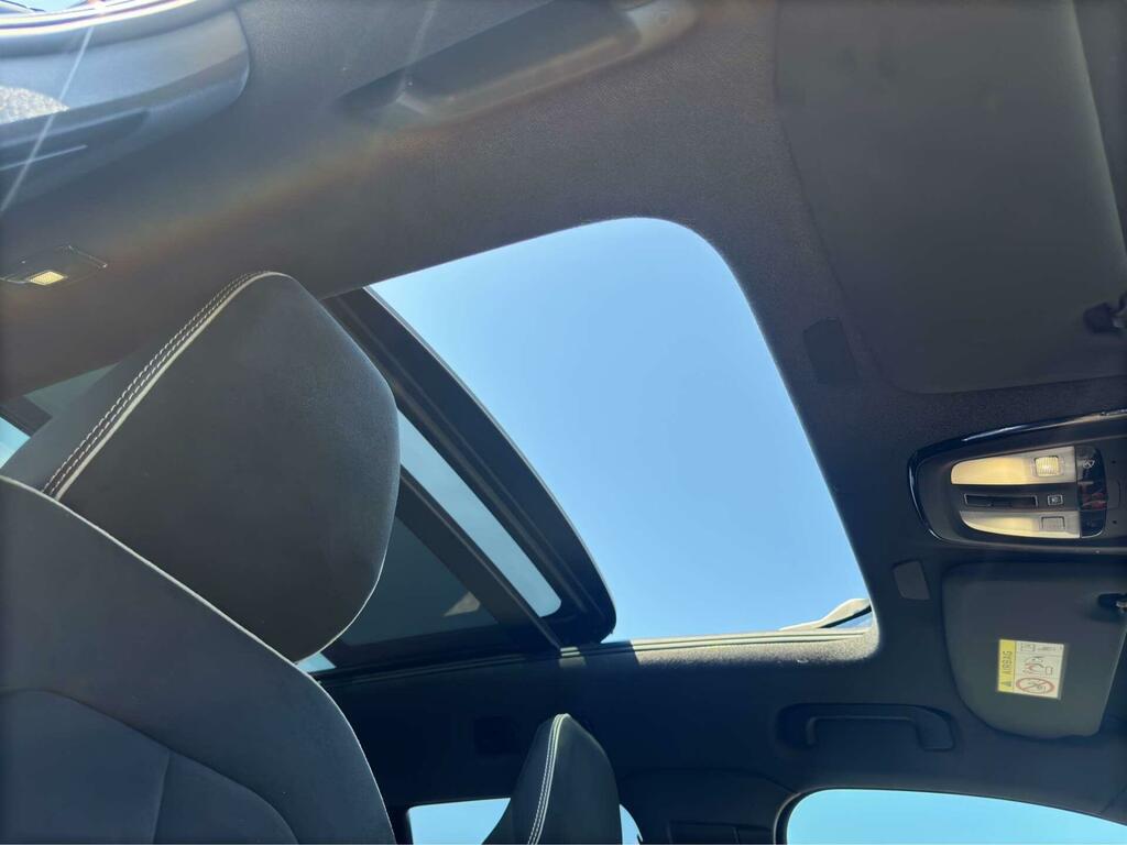 Volvo XC40 Ultimate Black #4