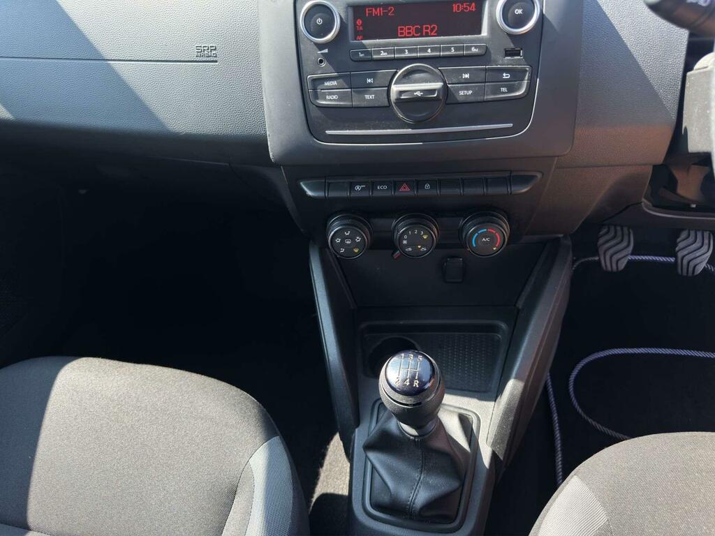 Dacia Duster 1.6 Sce Comfort 4X4 White #19