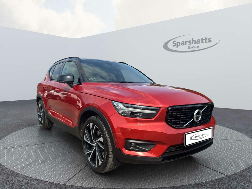 Volvo XC40 First Edition Red