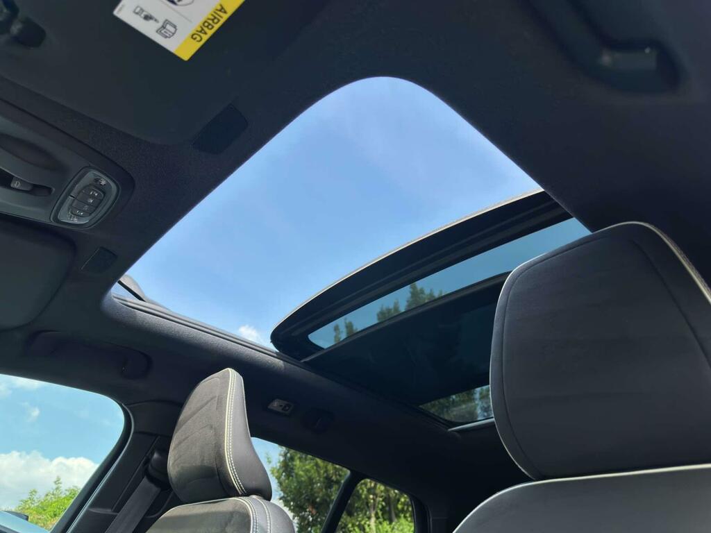 Volvo XC40 First Edition Red #5