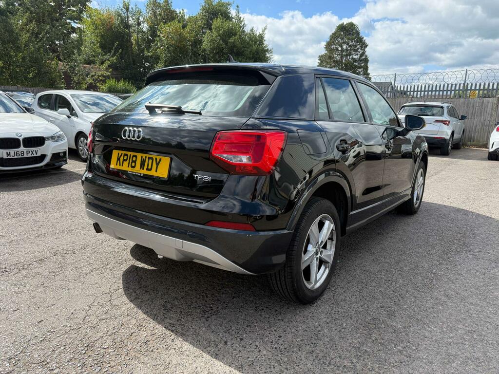 Audi Q2 Sport Black #4