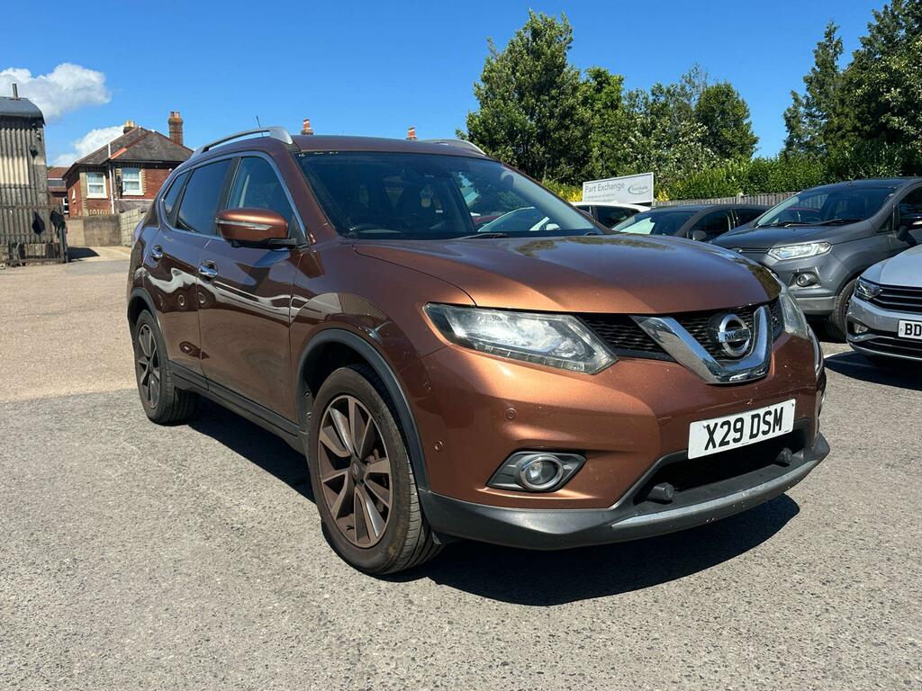 Nissan X-Trail Tekna Orange