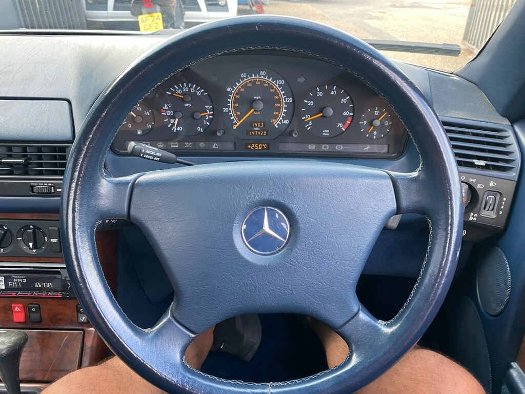 Mercedes-Benz S Class 5.0L 500 Sel Saloon Euro 1 2 Black #22