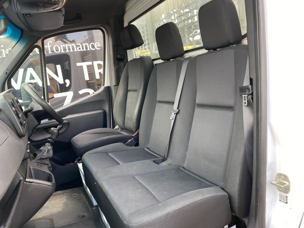 Mercedes-Benz Sprinter 3.5T L2h2 Premium Van White #14