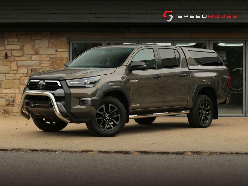 Toyota HILUX Invincible X Brown #6