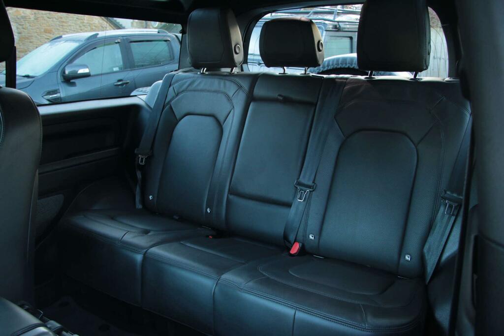 Land Rover Defender 90 3.0 D250 X-dynamic Hse Grey #35