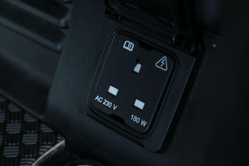 Land Rover Defender 90 3.0 D250 X-dynamic Hse Grey #41