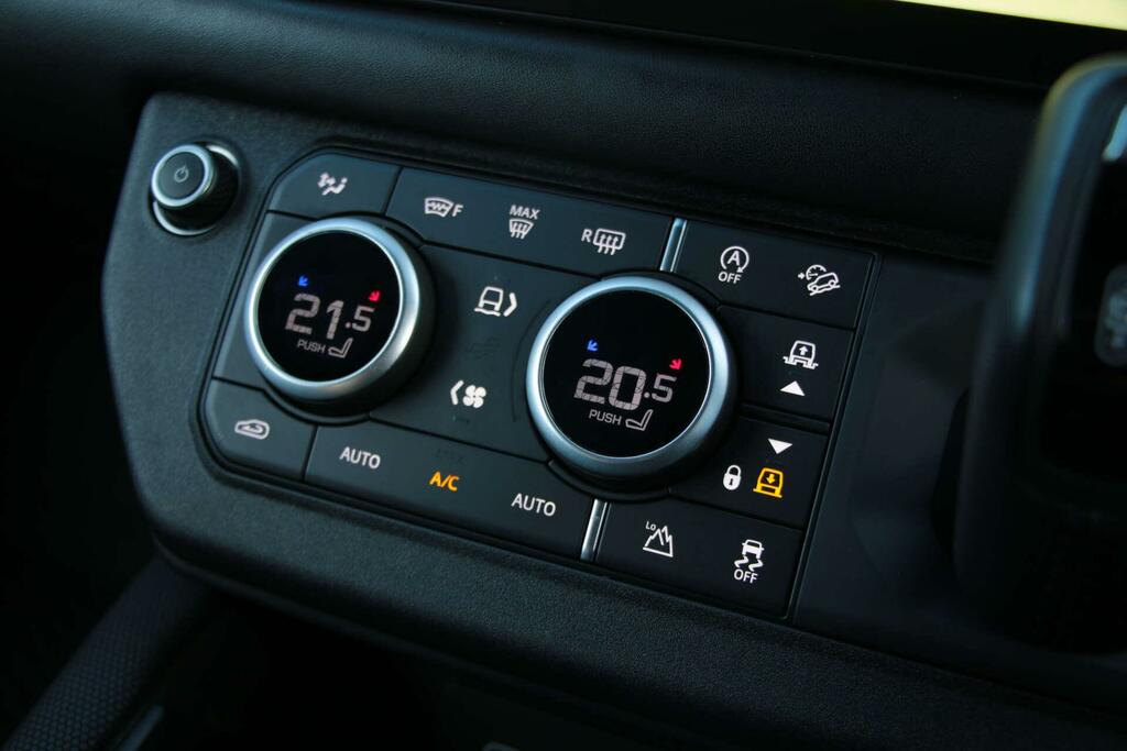 Land Rover Defender 90 3.0 D250 X-dynamic Hse Grey #52