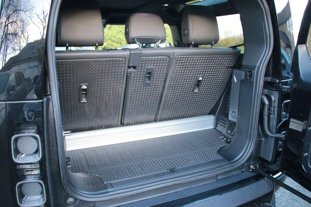Land Rover Defender 90 3.0 D250 X-dynamic Hse Grey #37