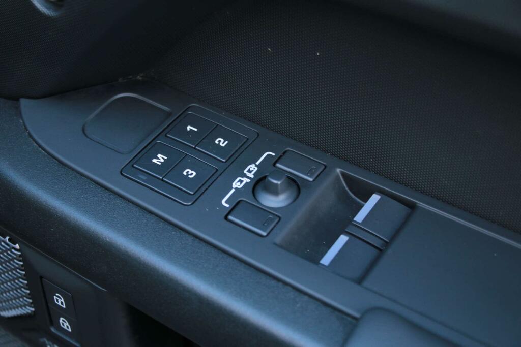 Land Rover Defender 90 3.0 D250 X-dynamic Hse Grey #43