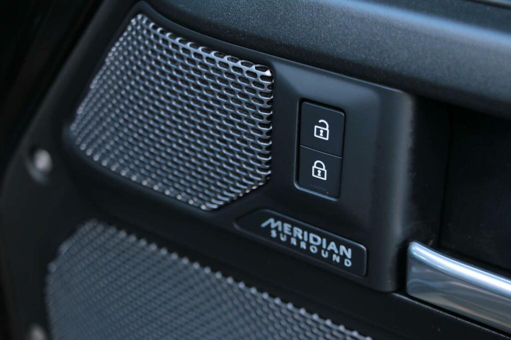 Land Rover Defender 90 3.0 D250 X-dynamic Hse Grey #44