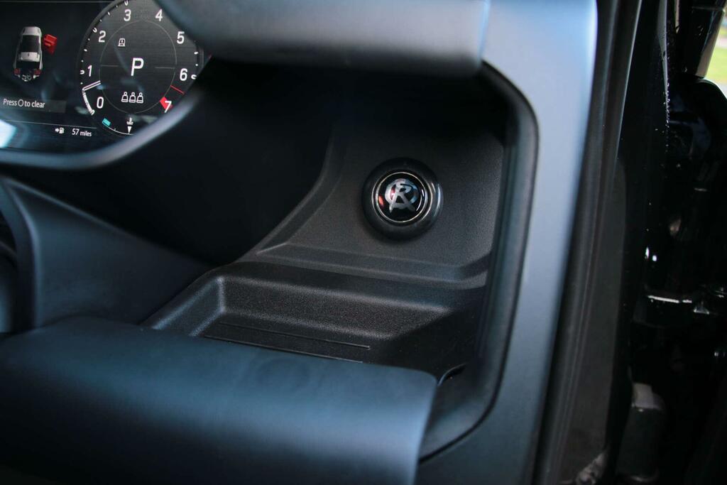Land Rover Defender 90 3.0 D250 X-dynamic Hse Grey #46