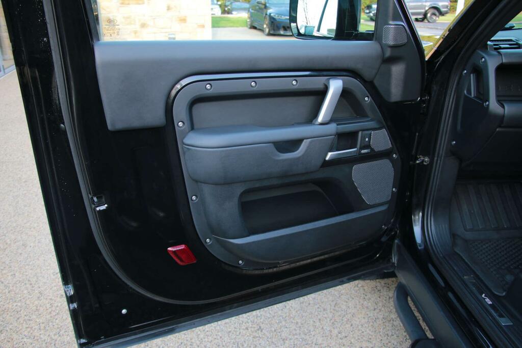 Land Rover Defender 90 3.0 D250 X-dynamic Hse Grey #24