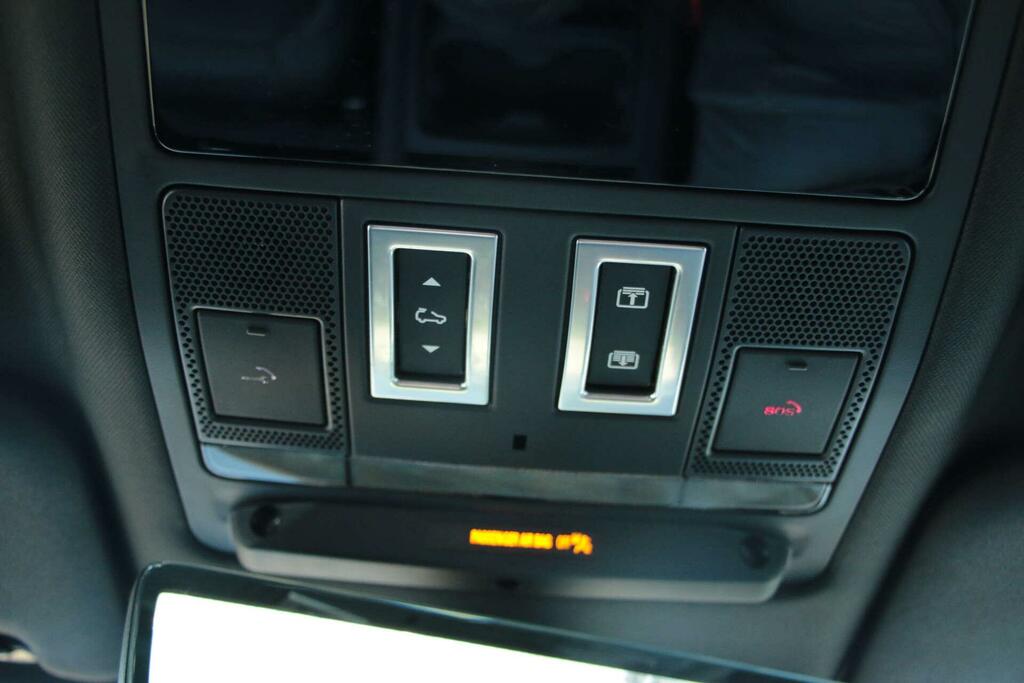 Land Rover Defender 90 3.0 D250 X-dynamic Hse Grey #55
