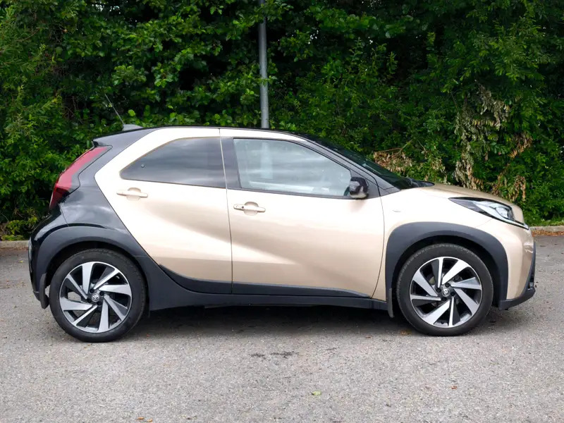 Toyota Aygo X 1.0 Vvt-i Exclusive X-shift Euro 6 Ss Beige #3