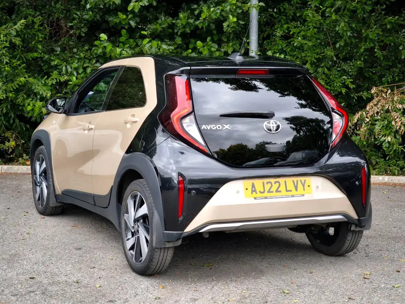 Toyota Aygo X 1.0 Vvt-i Exclusive X-shift Euro 6 Ss Beige #2