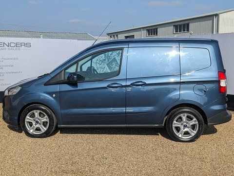 Ford Transit Courier Limited #4