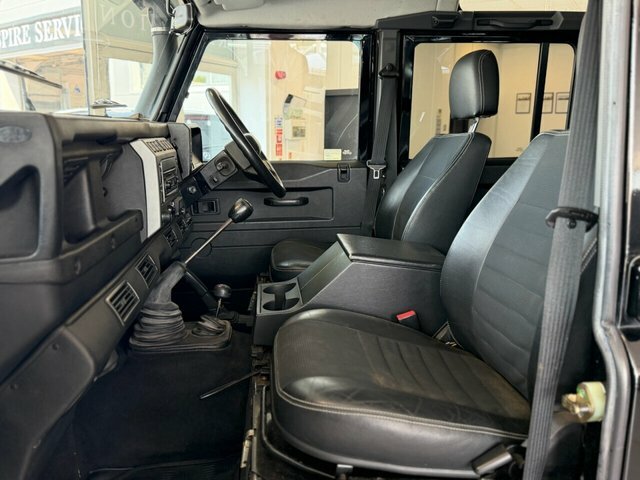 Land Rover Defender 110 Td5 2.5 Td5 Hard Top 299 G Blue #30