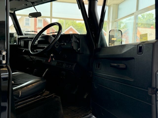Land Rover Defender 110 Td5 2.5 Td5 Hard Top 299 G Blue #17