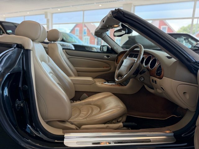 Jaguar XK8 4.2 2dr Red #19