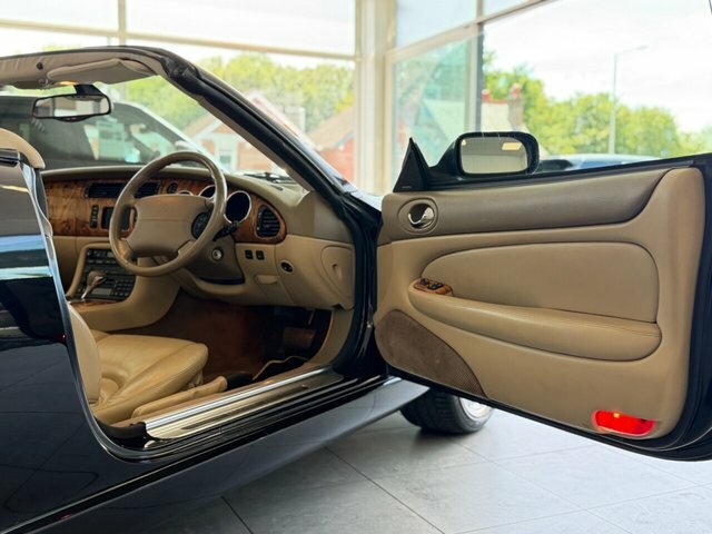 Jaguar XK8 4.2 2dr Red #18