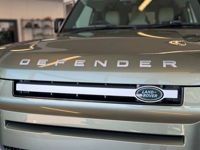 Land Rover Defender 90 D250 Mhev First Edition Green #6