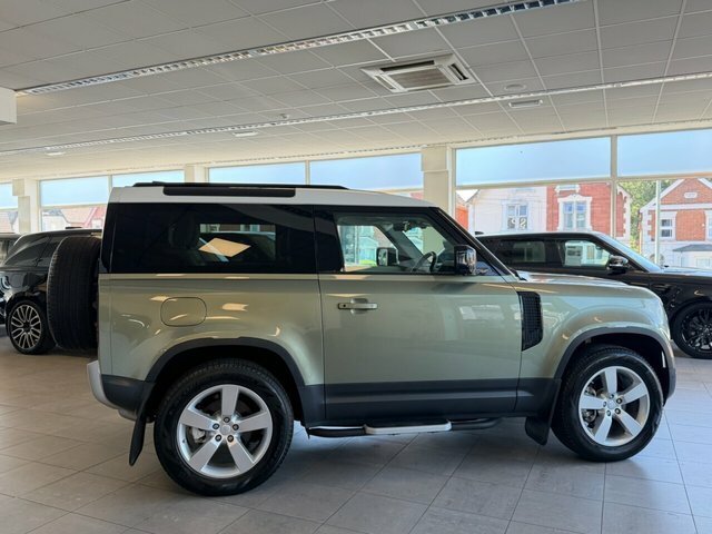 Land Rover Defender 90 D250 Mhev First Edition Green #2