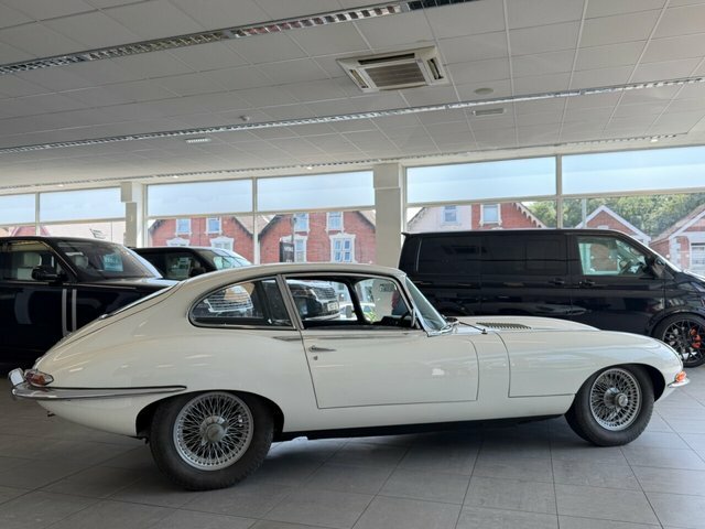 Jaguar E-Type Petrol White #2