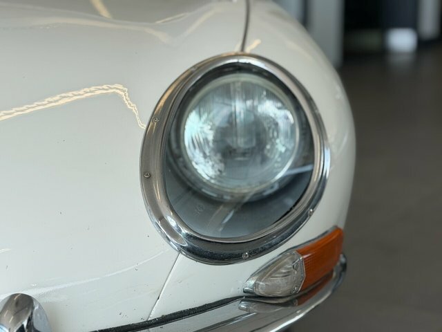 Jaguar E-Type Petrol White #6