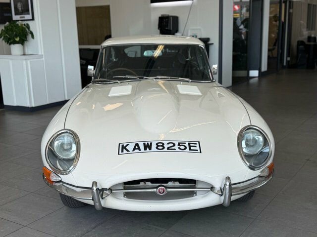 Jaguar E-Type Petrol White #4