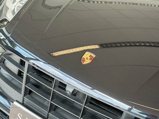 Porsche Macan V6 Turbo Suv Black #6
