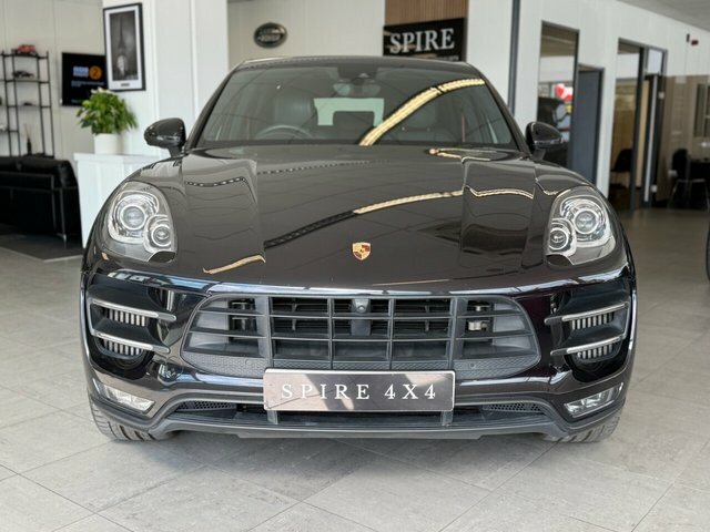 Porsche Macan V6 Turbo Suv Black #5
