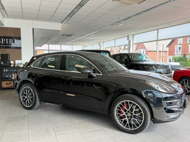 Porsche Macan V6 Turbo Suv Black #2