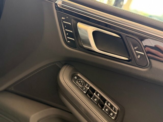 Porsche Macan 3.0L D S Pdk Sport Design Package Pan Roof Pasm E Grey #16