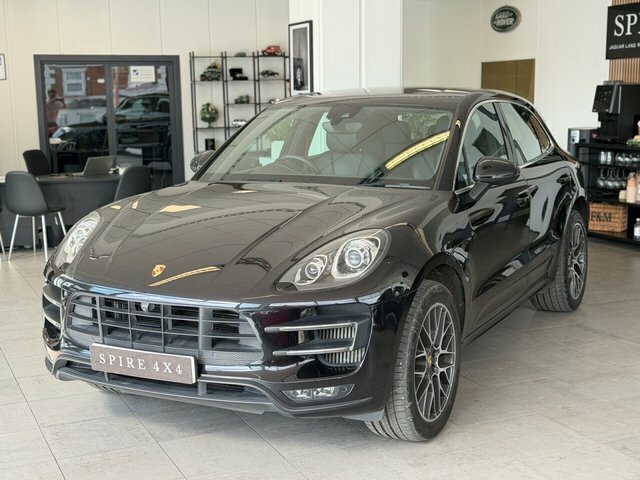 Porsche Macan V6 Turbo Suv Black #4