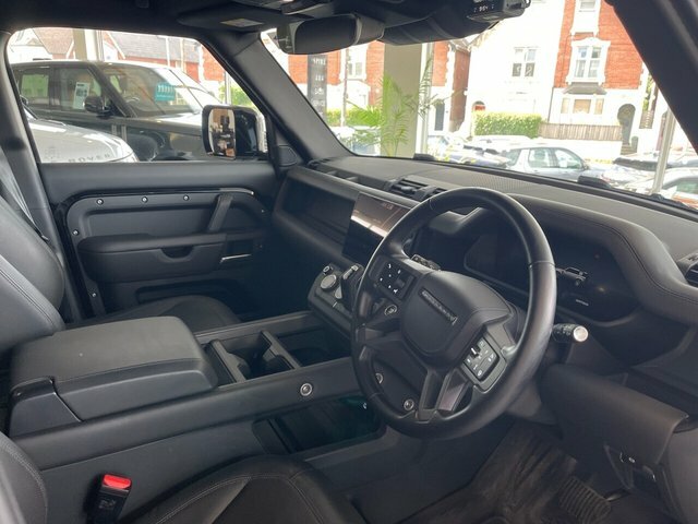 Land Rover Defender 110 D250 X-dynamic Se White #17
