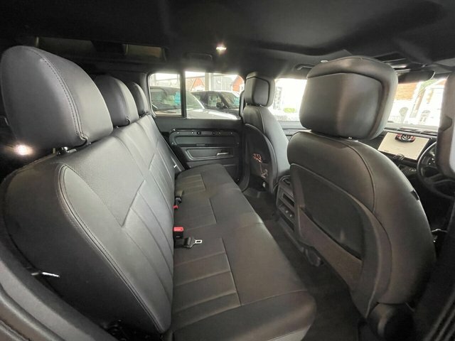 Land Rover Defender 110 D250 X-dynamic Se White #34