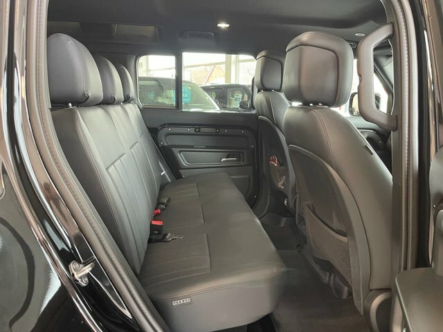 Land Rover Defender 110 D250 X-dynamic Se White #32