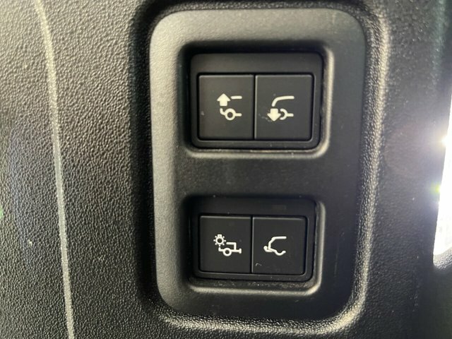 Land Rover Defender 110 D250 X-dynamic Se White #37