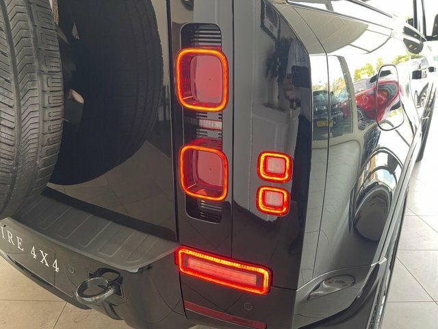 Land Rover Defender 110 D250 X-dynamic Se White #15