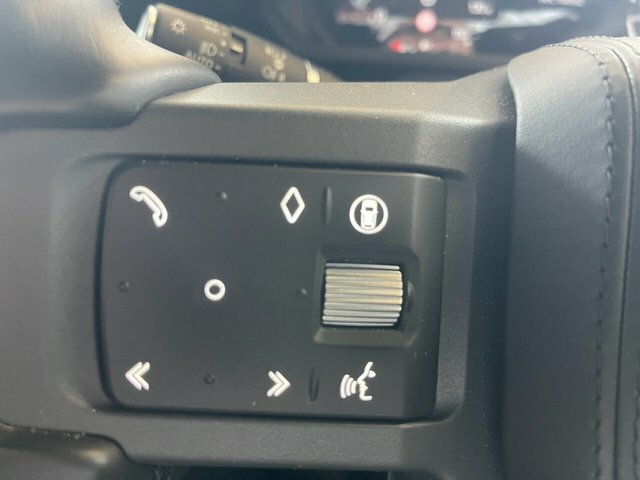 Land Rover Defender 110 D250 X-dynamic Se White #30
