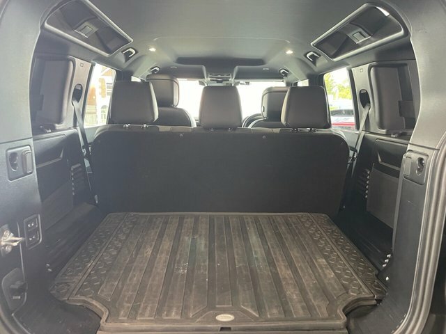 Land Rover Defender 110 D250 X-dynamic Se White #36