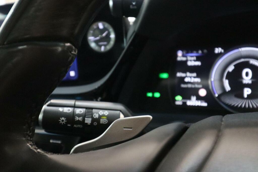 Lexus ES Saloon White #47