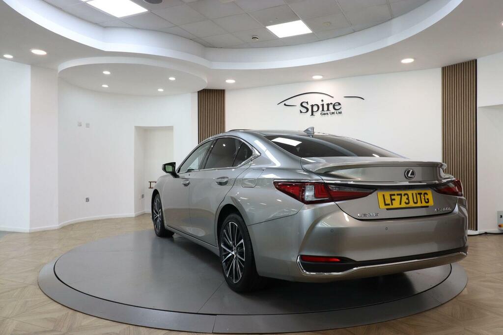 Lexus ES Saloon White #7