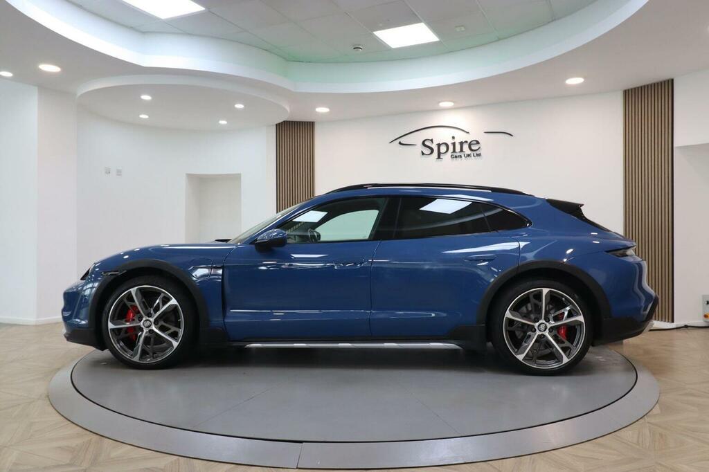 Porsche Taycan 4X2 2022 Red #8