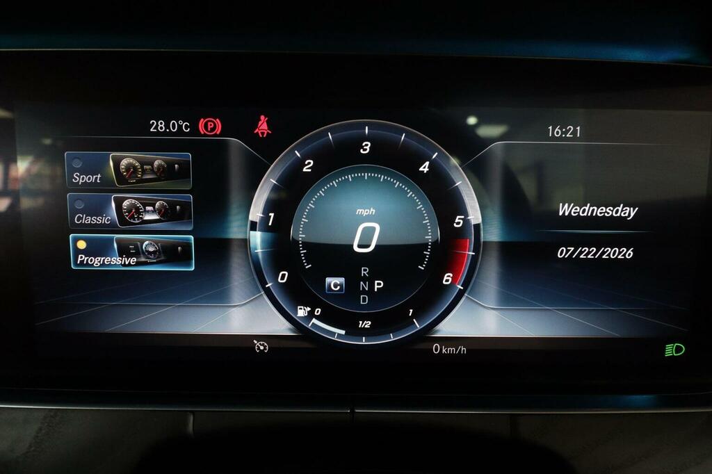 Mercedes-Benz E Class E220d Amg Line 9G-tronic Black #37