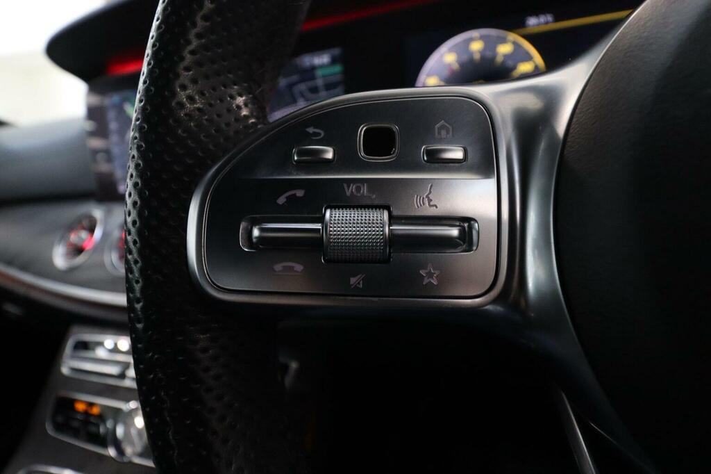 Mercedes-Benz E Class E220d Amg Line 9G-tronic Black #38