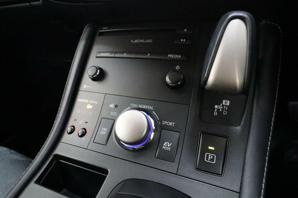 Lexus CT 1.8 200H Premier Cvt Euro 6 Ss Silver #18