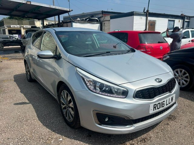 Kia Ceed Crdi 3 Hatchback RO16LLM Silver #2