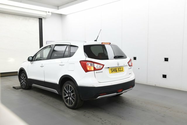 Suzuki SX4 S Cross Ddis Sz5 Suv White #3